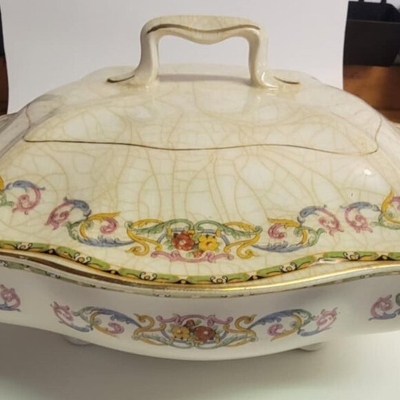 Oval Covered Vegetable Guernsey by Johnson Brothers crazing - Picture 5 of 5